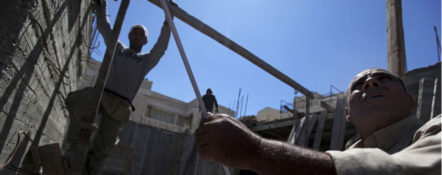 مصرع عامل فلسطيني بانهيار سقف مبنى قرب تل أبيب
